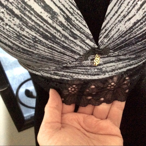 NWT Daisy Fuentes wire-free bra - Picture 5 of 6